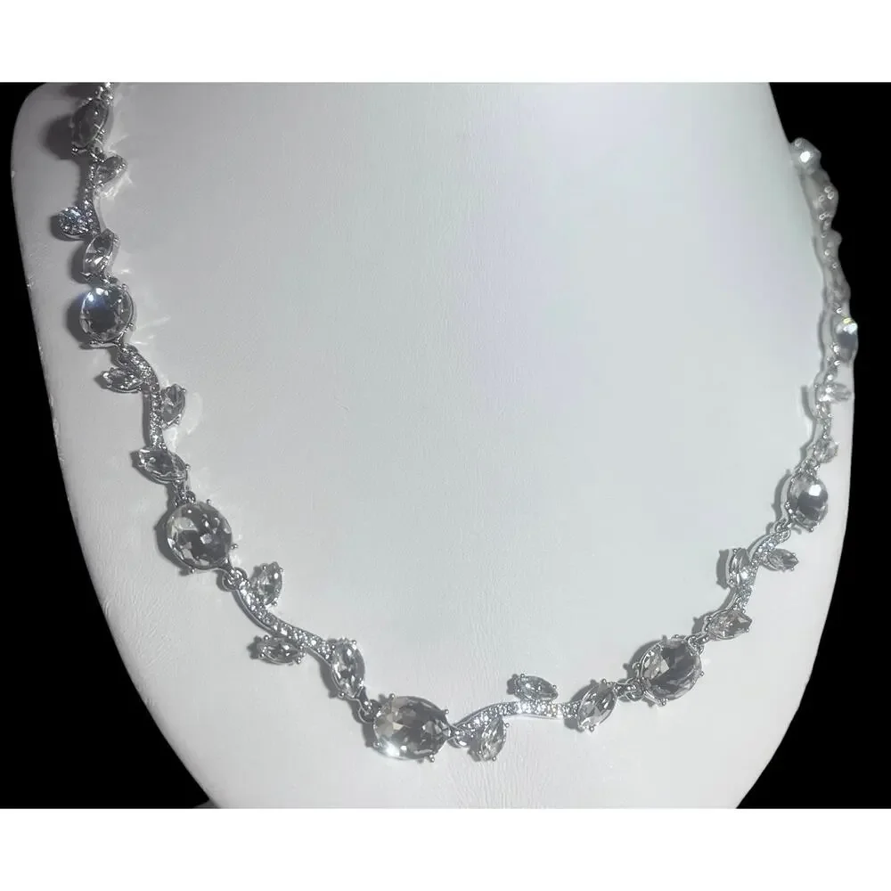 Givenchy Fashion Crystal Floral Leaf Necklace NWT 16” with 2” Extender